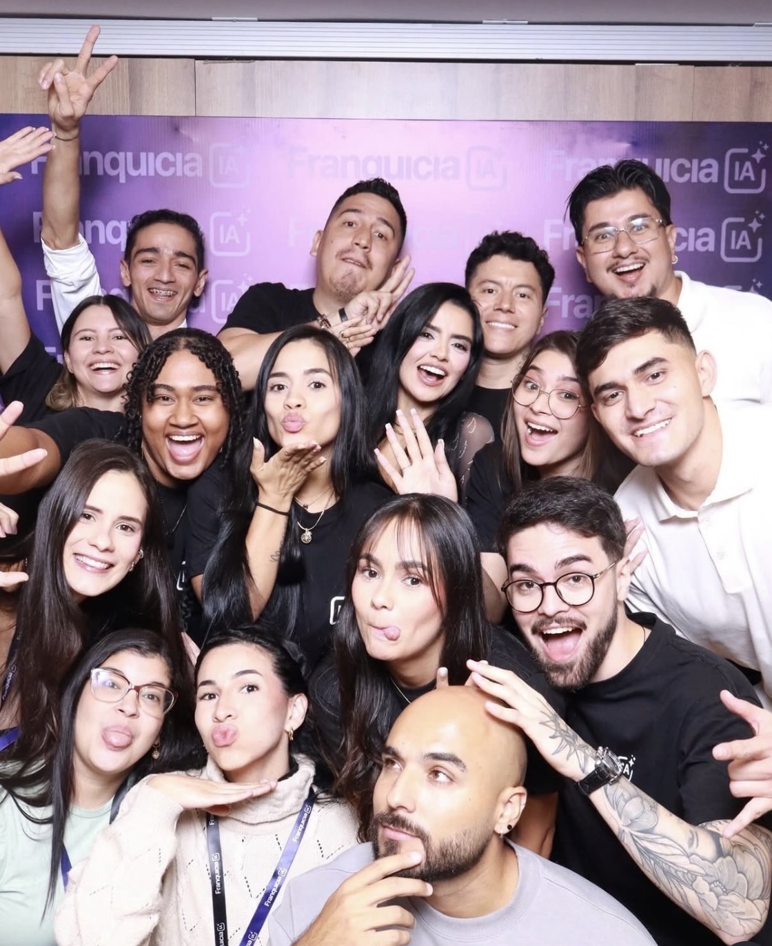 Comunidad Franquicia IA reunida en evento presencial